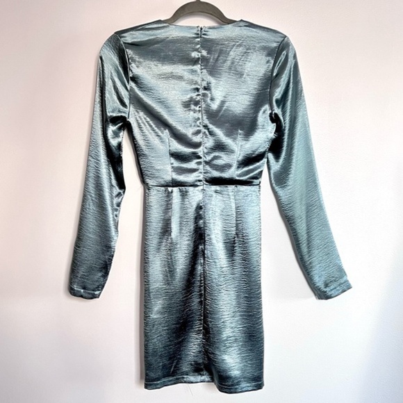 NEW Missguided Teal Blue Satin Deep V Long Sleeve Mini Wrap Dress Slit s… - Picture 5 of 5